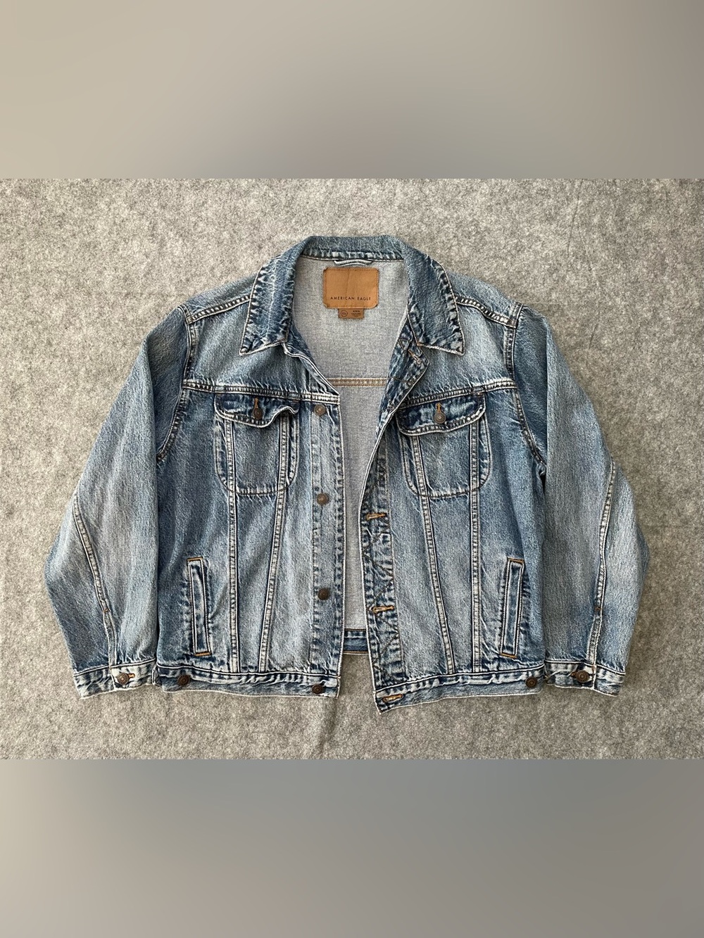American Eagle Jean Jacket Womens M Blue Denim Trucker Faded Wash 100% Cotton